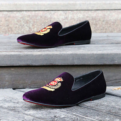 Diverse occasioni Scarpe da sole da uomo di pelle marrone, Scarpe da sole di velluto ricamate con corona