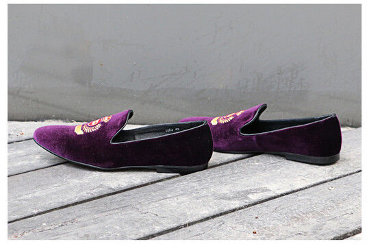 Diverse occasioni Scarpe da sole da uomo di pelle marrone, Scarpe da sole di velluto ricamate con corona