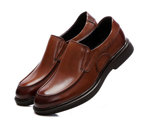 Calzature da lavoro con suola morbida, calzature da uomo, scarpe da guida in pelle marrone.