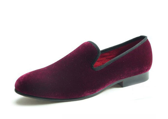 Uomini d'affari di velluto Scarpe da fumo ricamate Uomini rossi di casa di pavimento