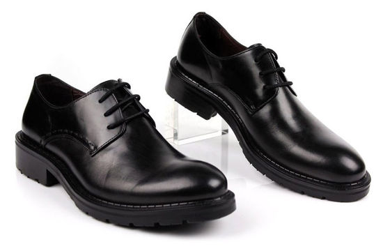 Calzature artigianali maschili con pizzo nero calzature confortevoli con piattaforme spesse