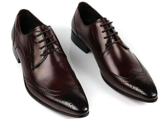 Calzature da cuoio da uomo di grano pieno Stile Brogue Design Calzature da uomo con abito formale