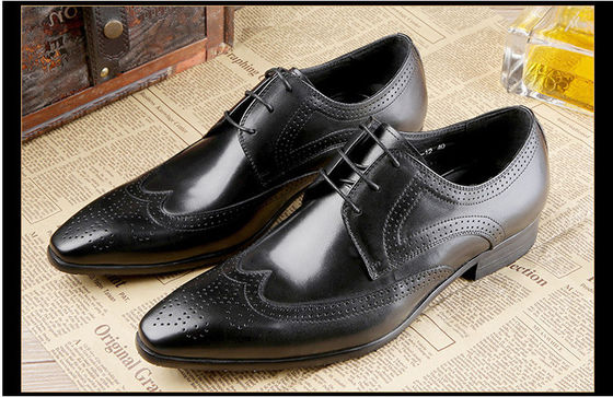 Scarpe da uomo di Oxford Brogue Scarpe da uomo classiche di cuoio di mucca
