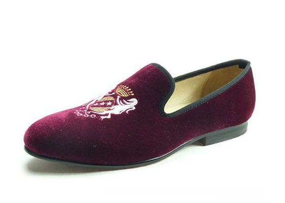 Slip On Loafers di velluto ricamati Calzature casual a tacco basso fatte a mano