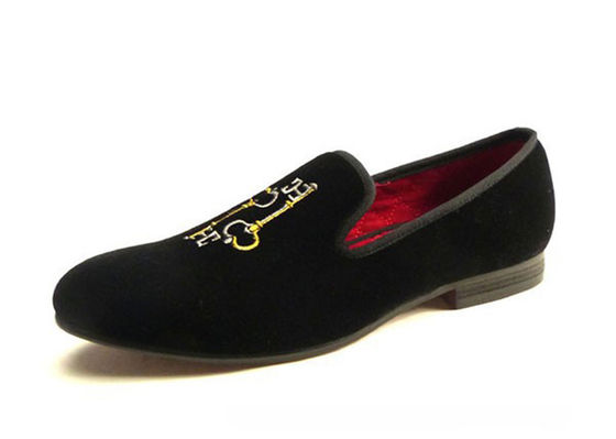 Di alta lavorazione, scarpe da uomo ricamate, scarpe da uomo durevoli, scarpe da uomo nere.