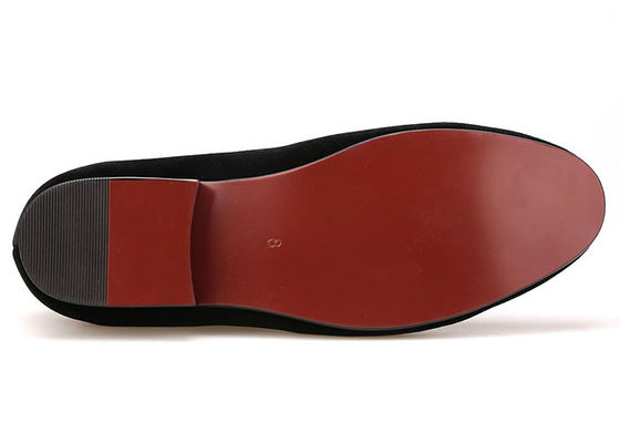 Calzature maschili Uomo Velvet Loafers Ricamo OEM Calzature piatte casual per festa