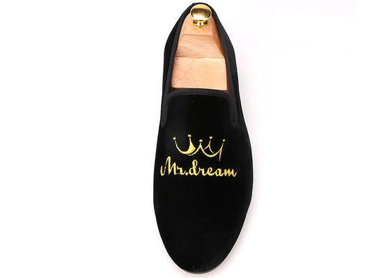 Calzature maschili Uomo Velvet Loafers Ricamo OEM Calzature piatte casual per festa