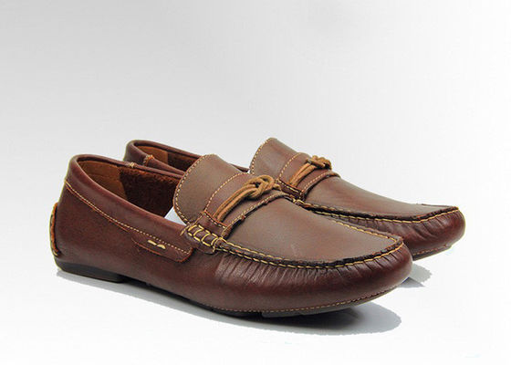 Loafers di pelle da uomo marroni su misura Loafers di pelle piatta fatti a mano