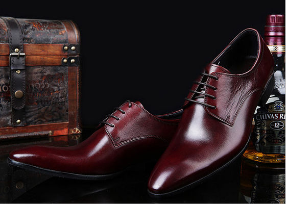 Romantici abiti da sposa in pelle morbida per uomini Scarpe di colore puro, con spazzola, stile britannico