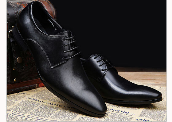 Romantici abiti da sposa in pelle morbida per uomini Scarpe di colore puro, con spazzola, stile britannico