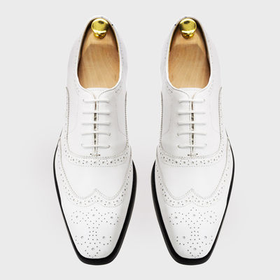 Moda, scarpe da uomo in pelle originale, abiti da adulto, scarpe da uomo.
