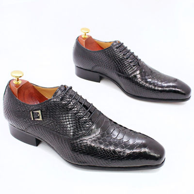 Scarpe da cuoio da uomo con tacco basso, scarpe da uomo con punta, scarpe da vestire con disegno di serpente falso