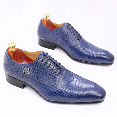 Scarpe da cuoio da uomo con tacco basso, scarpe da uomo con punta, scarpe da vestire con disegno di serpente falso