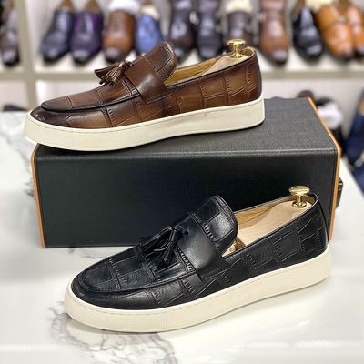 Calzature da uomo con tacco basso Scarpe da uomo con tassel nero / marrone Scarpe da uomo in cuoio vero