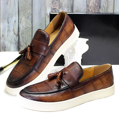Calzature da uomo con tacco basso Scarpe da uomo con tassel nero / marrone Scarpe da uomo in cuoio vero