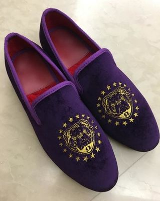 Scarpe di velluto maschile viola, scarpe di velluto maschile ricamate per la festa