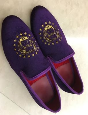 Scarpe di velluto maschile viola, scarpe di velluto maschile ricamate per la festa