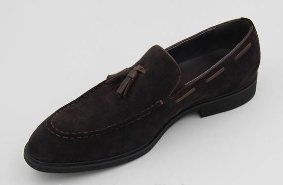 Calzature da cuoio di velluto da vacca morbida in stile italiano di marca personalizzata