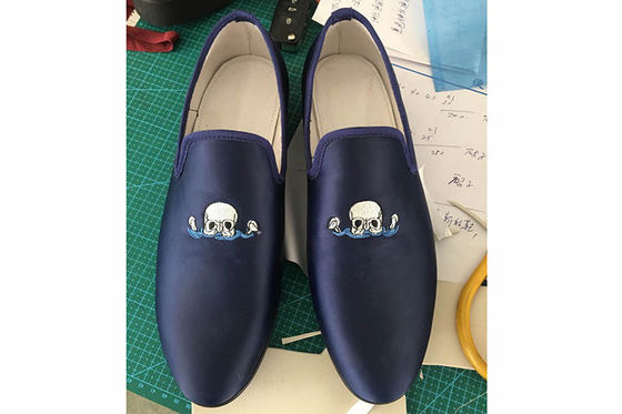 Scarpe da fumo in velluto ricamato resistenti all'usura OEM / ODM