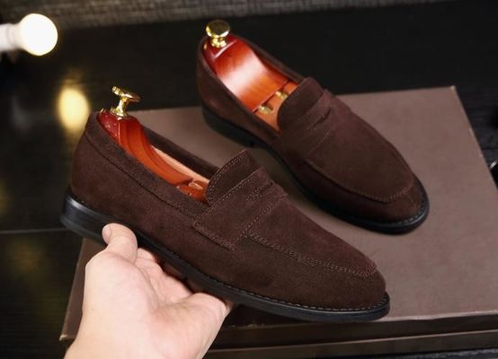 Pellicole di pelle da uomo artigianali con corteccia di suede