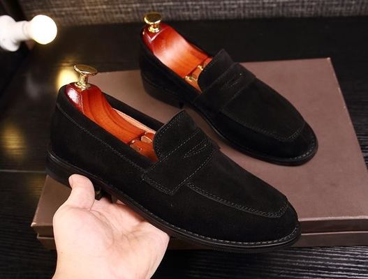 Pellicole di pelle da uomo artigianali con corteccia di suede
