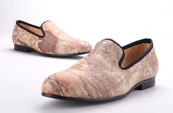 Slip On Men Velvet Loafers Brodato Velvet Scarpe da fumo