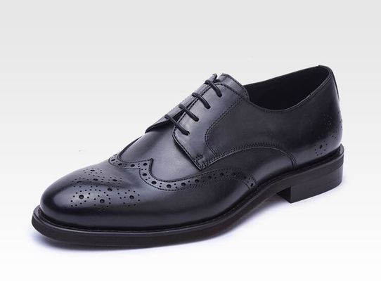 Scarpe da uomo da esterno, di colore misto, scarpe da uomo di lusso.