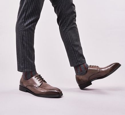 Fabbricazione a mano Uomo Nero Patent Scarpe di cuoio Piede quadrato Uomo a strisce Scarpe da sposa