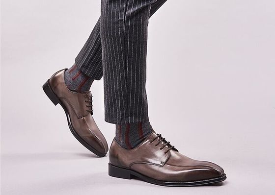 Fabbricazione a mano Uomo Nero Patent Scarpe di cuoio Piede quadrato Uomo a strisce Scarpe da sposa
