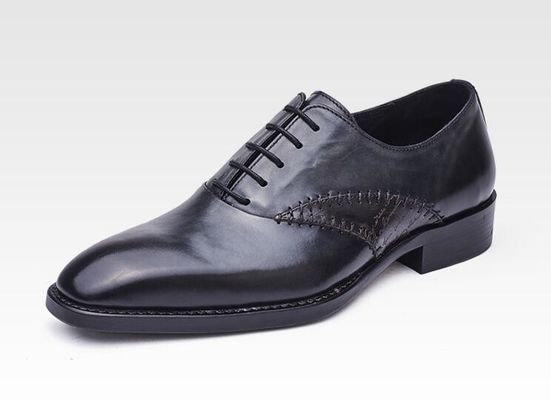 Uomini di moda abiti formali Scarpe di pelle originale Uomini neri scarpe da abito a lacci