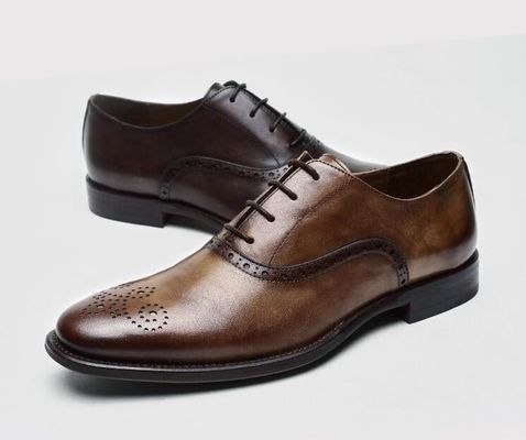 Lace Up Uomini Scarpe Brogue Calzature a tacco basso di lusso Scarpe da abito con taglia 37 - 48
