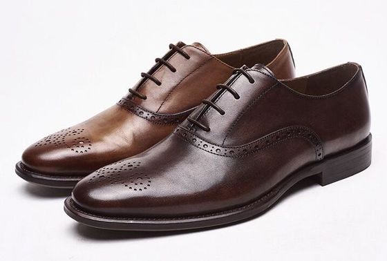 Lace Up Uomini Scarpe Brogue Calzature a tacco basso di lusso Scarpe da abito con taglia 37 - 48