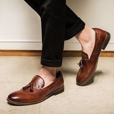 Lace Up Flat Heel Uomo Slip On Sneakers Top alto / basso taglio Sneakers di pelle morbida