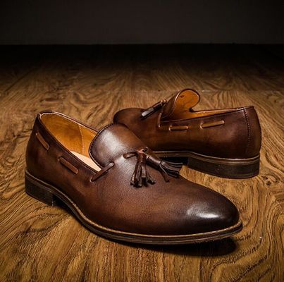 Lace Up Flat Heel Uomo Slip On Sneakers Top alto / basso taglio Sneakers di pelle morbida