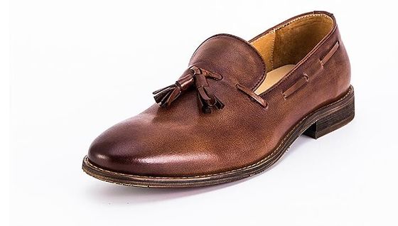Lace Up Flat Heel Uomo Slip On Sneakers Top alto / basso taglio Sneakers di pelle morbida