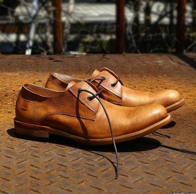 Calzature da uomo in pelle pura, calzature da uomo in pelle artigianale.