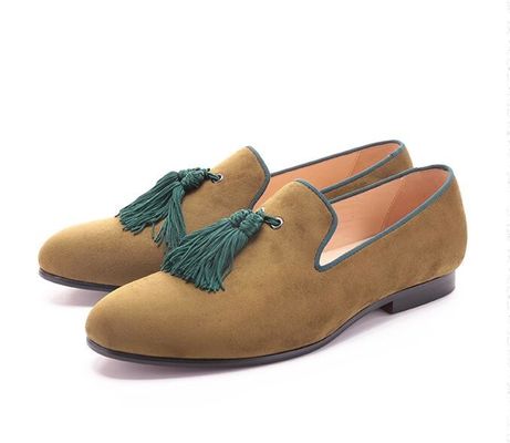 Loafers di velluto maschile di fascia alta con tasselli di taglia personalizzata