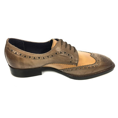 Abito monastico maschile doppio scarpe brogue dettagliato in finitura in cuoio ceroso