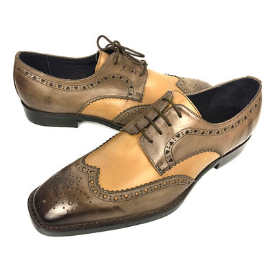 Abito monastico maschile doppio scarpe brogue dettagliato in finitura in cuoio ceroso