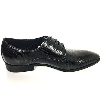 Scarpe da uomo nero, calzature da uomo in mano, calzature da uomo 2018.