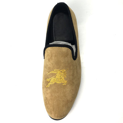 Tassel Men Velvet Loafers ricamati con suola esterna in gomma