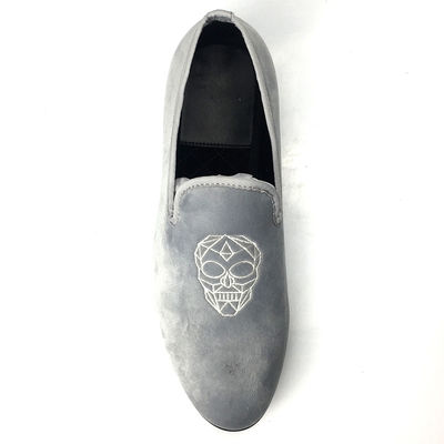 Slip ricamato su loafers di velluto, loafers maschili di fascia alta