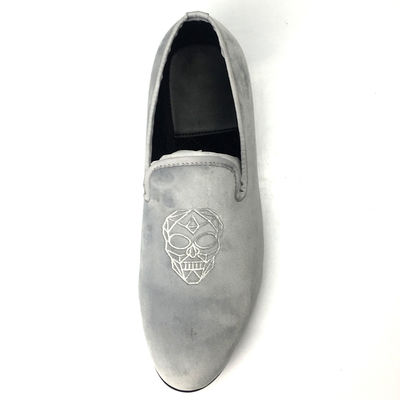 Slip ricamato su loafers di velluto, loafers maschili di fascia alta