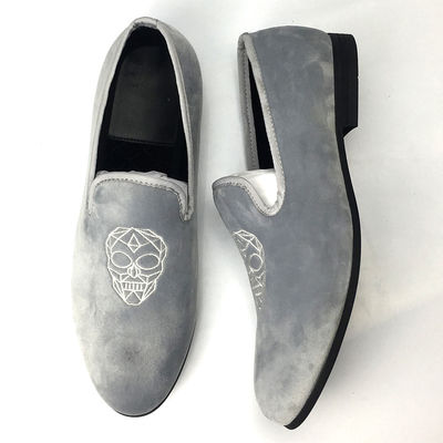 Slip ricamato su loafers di velluto, loafers maschili di fascia alta