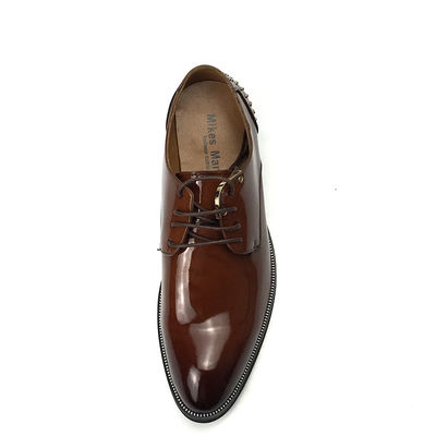 Pelle di vitello Uomini Pelle Calzature classiche Pizzo fino abito durevole Calzature con nit