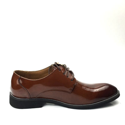 Pelle di vitello Uomini Pelle Calzature classiche Pizzo fino abito durevole Calzature con nit