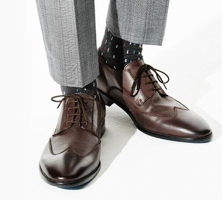Calzature da uomo in cuoio, calzature da uomo personalizzate.