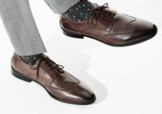 Calzature da uomo in cuoio, calzature da uomo personalizzate.