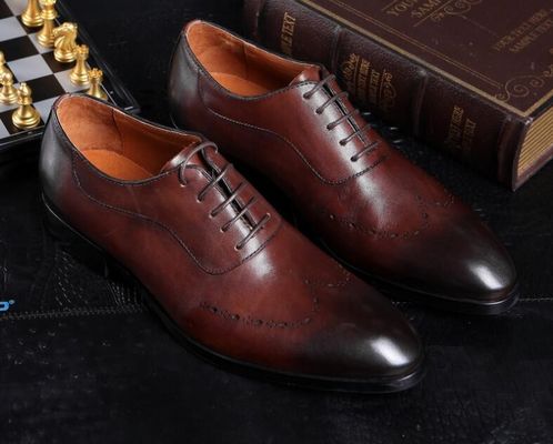 Uomini di moda abiti formali scarpe, Brogue nascosto tacchi alti calzature di pelle per uomini