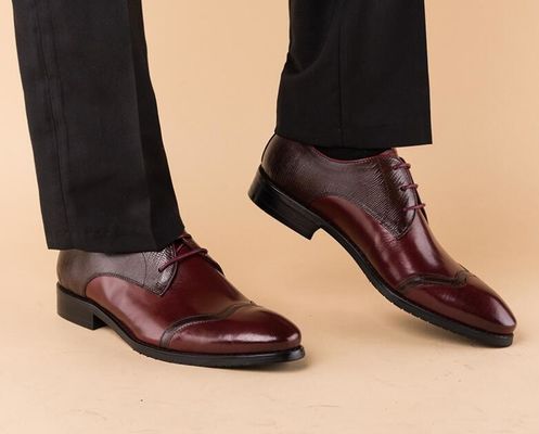 Calzature da uomo in pelle originale fatte a mano, calzature da sposa o da festa.
